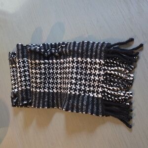 Charter Club Luxury 100% Cashmere Soft black/White Cozy Neutral Scarf